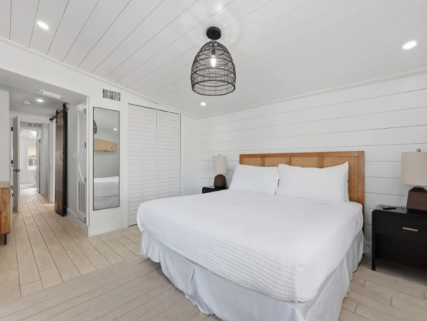 Premier Vacation Rental Near Gulf Beaches - 4-Bedroom Home in Bradenton Beach